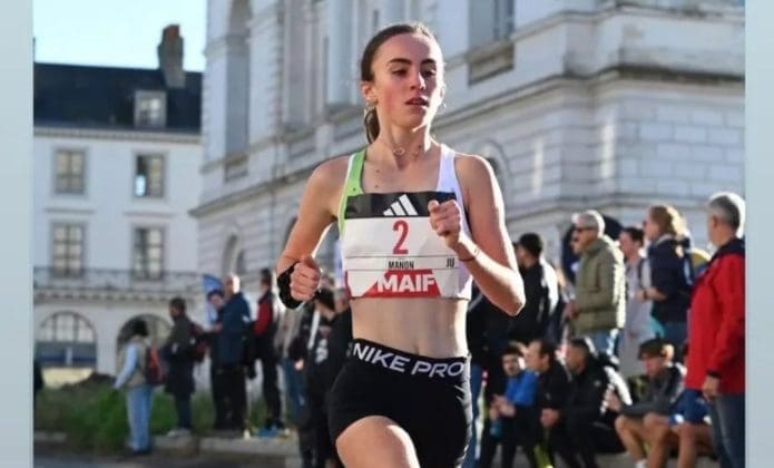 Manon Agostini - Athlète de Dordogne - lors d'uns course sur route